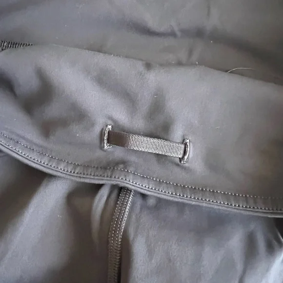lululemon fast and free charcoal gray 6” size 10 - Picture 5 of 6